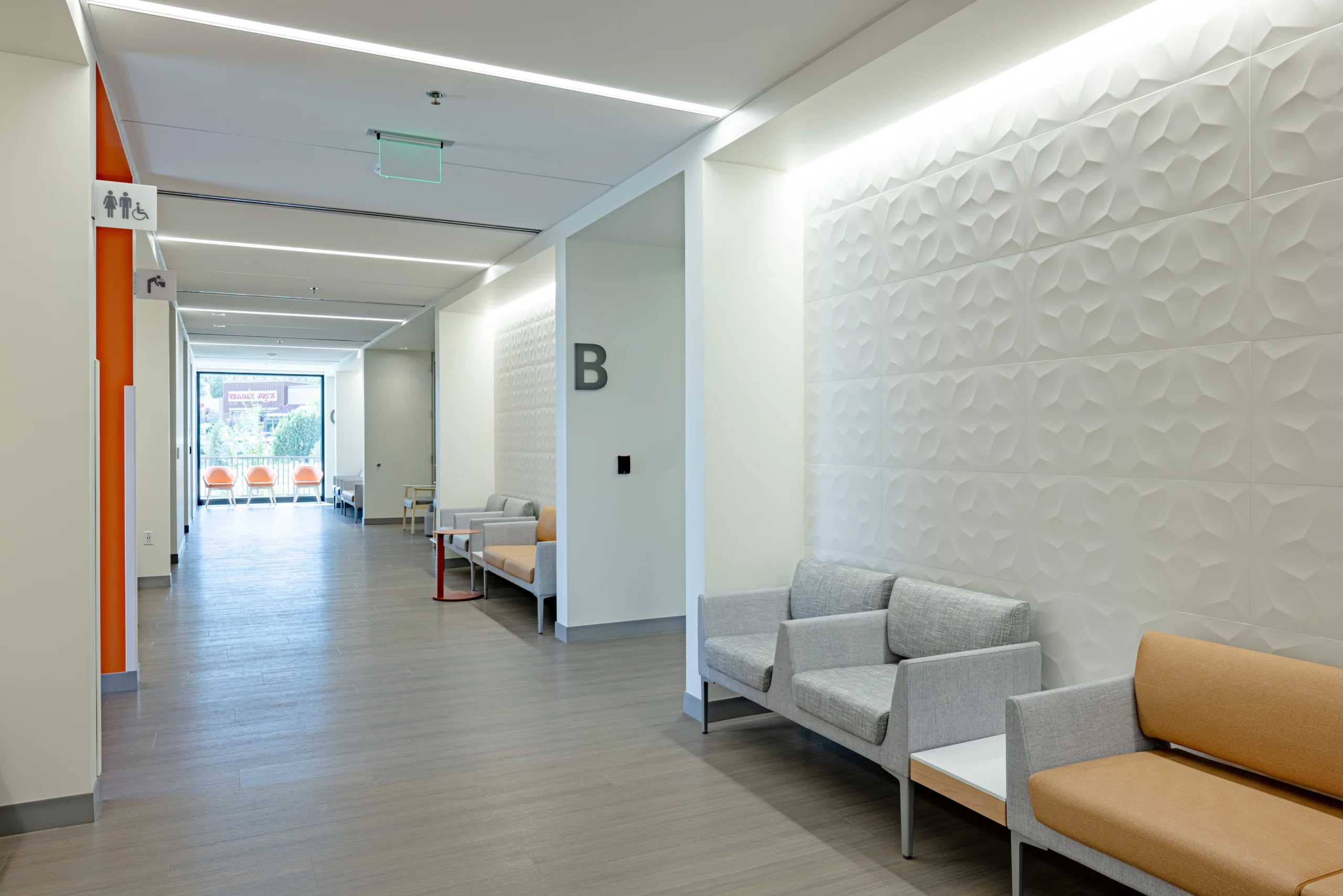 Venn Construction Dignity Health Yavapai Regional Medical Group Clinic at Lee Boulevard