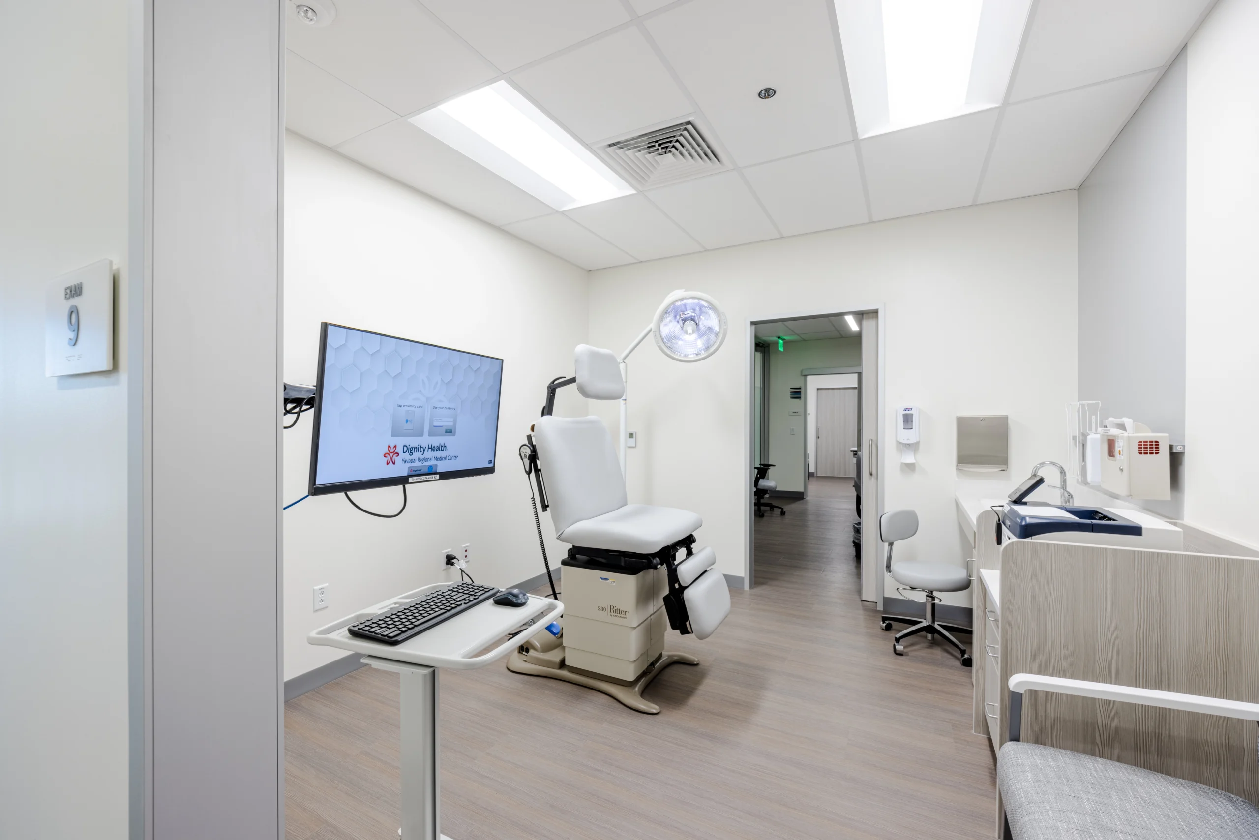 Venn Construction Dignity Health Yavapai Regional Medical Group Clinic at Lee Boulevard