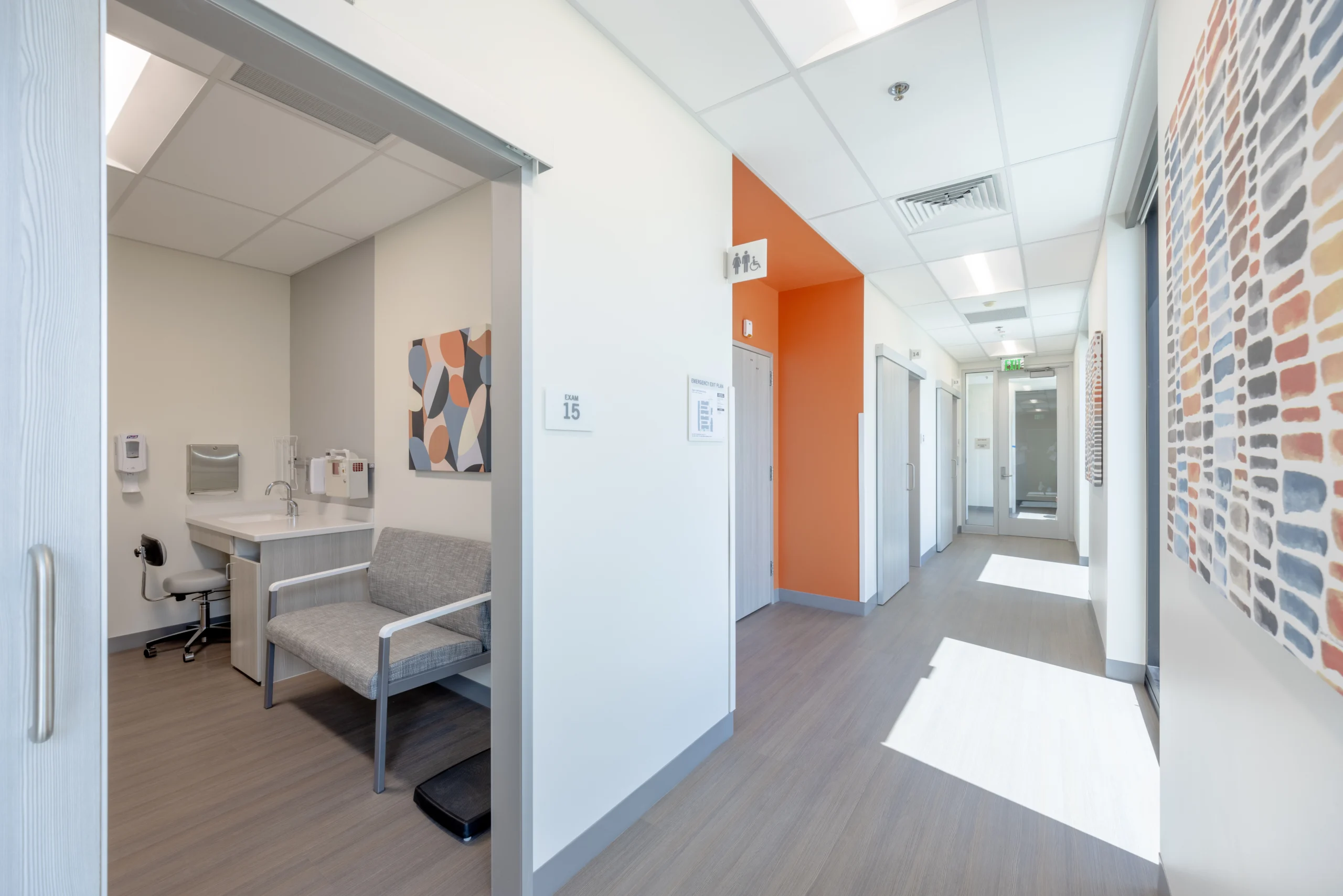 Venn Construction Dignity Health Yavapai Regional Medical Group Clinic at Lee Boulevard